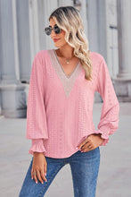 Load image into Gallery viewer, Contrast V-Neck Flounce Sleeve Top