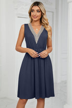 Load image into Gallery viewer, Contrast V-Neck Sleeveless Dress