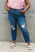 Load image into Gallery viewer, Judy Blue Melanie Full Size High Waisted Distressed Boyfriend Jeans