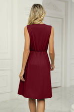 Load image into Gallery viewer, Contrast V-Neck Sleeveless Dress