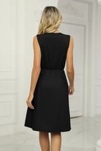 Load image into Gallery viewer, Contrast V-Neck Sleeveless Dress