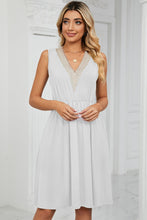 Load image into Gallery viewer, Contrast V-Neck Sleeveless Dress