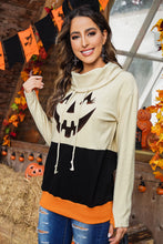 Load image into Gallery viewer, Long Sleeve Jack-O&#39;-Lantern Graphic Sweatshirt