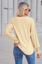 Load image into Gallery viewer, Contrast V-Neck Flounce Sleeve Top