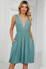 Load image into Gallery viewer, Contrast V-Neck Sleeveless Dress