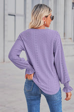 Load image into Gallery viewer, Contrast V-Neck Flounce Sleeve Top