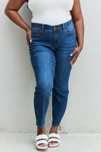 Load image into Gallery viewer, Judy Blue Aila Regular Full Size Mid Rise Cropped Relax Fit Jeans