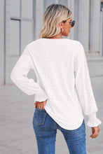 Load image into Gallery viewer, Contrast V-Neck Flounce Sleeve Top