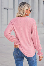 Load image into Gallery viewer, Contrast V-Neck Flounce Sleeve Top