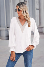 Load image into Gallery viewer, Contrast V-Neck Flounce Sleeve Top